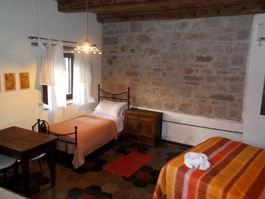 קמרינו Locanda Dell'Istrice חדר תמונה