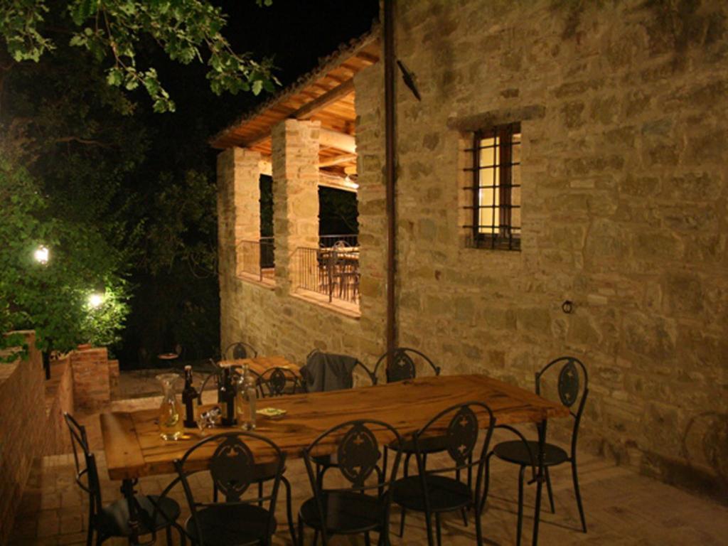 קמרינו Locanda Dell'Istrice מראה חיצוני תמונה