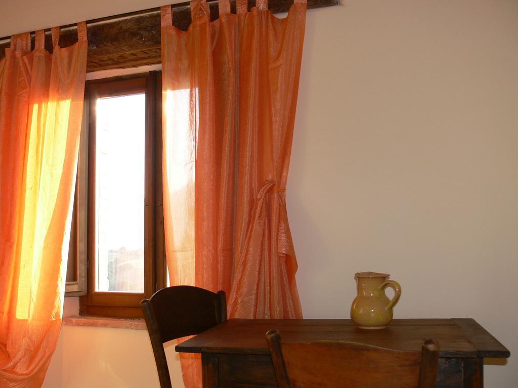 קמרינו Locanda Dell'Istrice חדר תמונה
