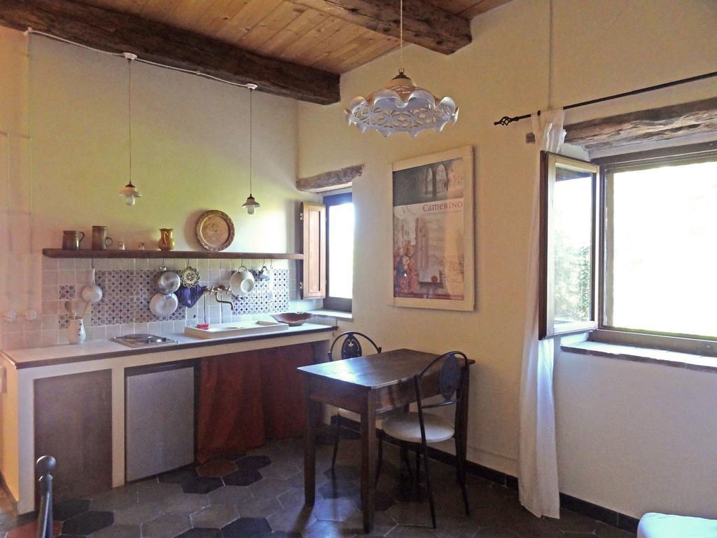 קמרינו Locanda Dell'Istrice חדר תמונה