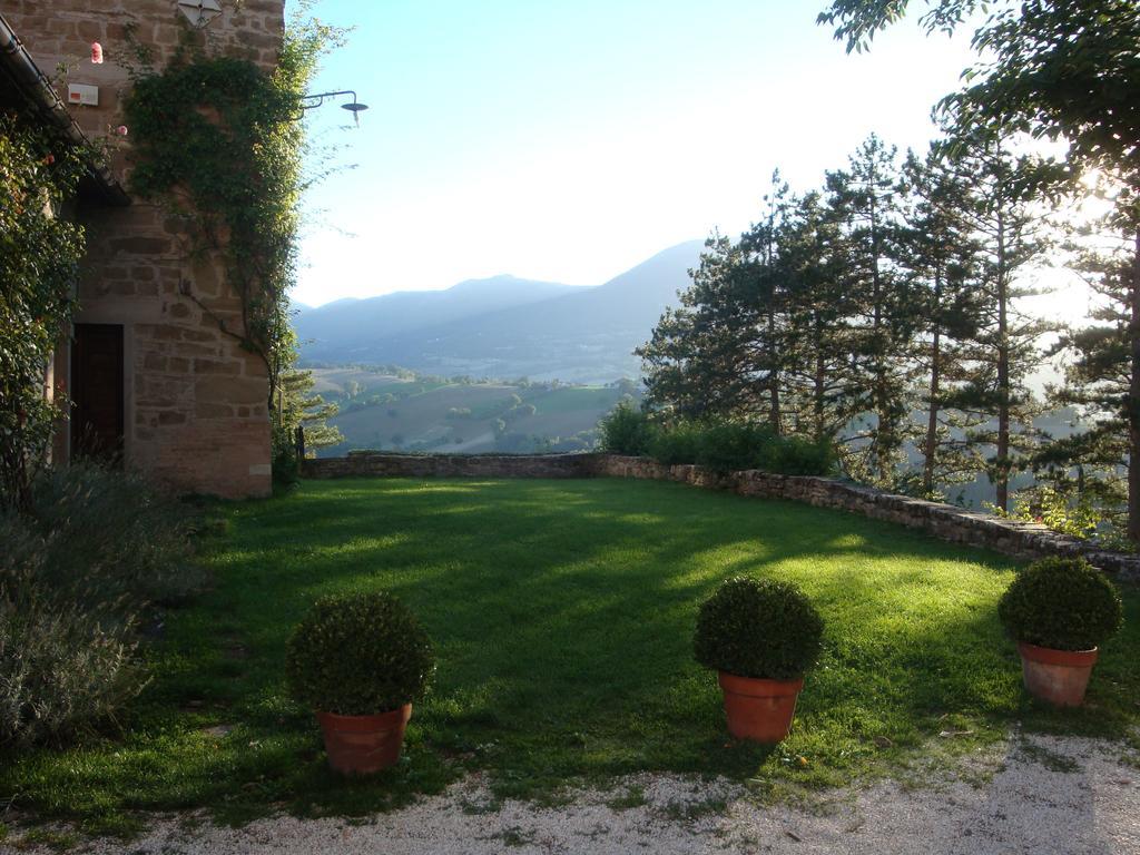 קמרינו Locanda Dell'Istrice מראה חיצוני תמונה